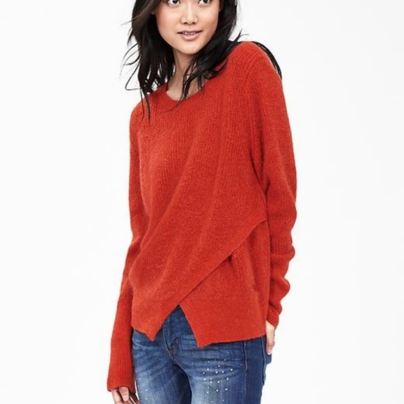 Banana Republic Sweaters - Banana Republic Cut Out-Front Crew Pullovers